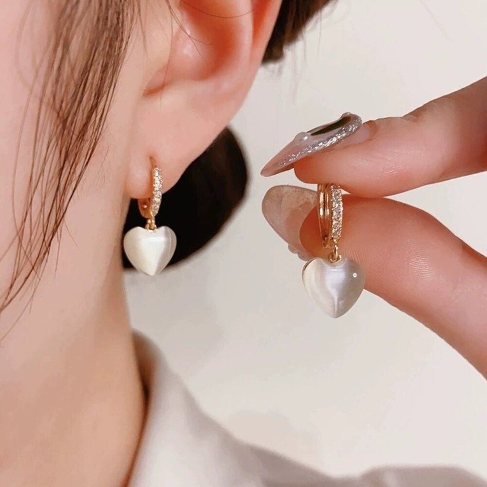 Summer unique Cat Eye Stone Heart Earnings, vintage French-style fashion